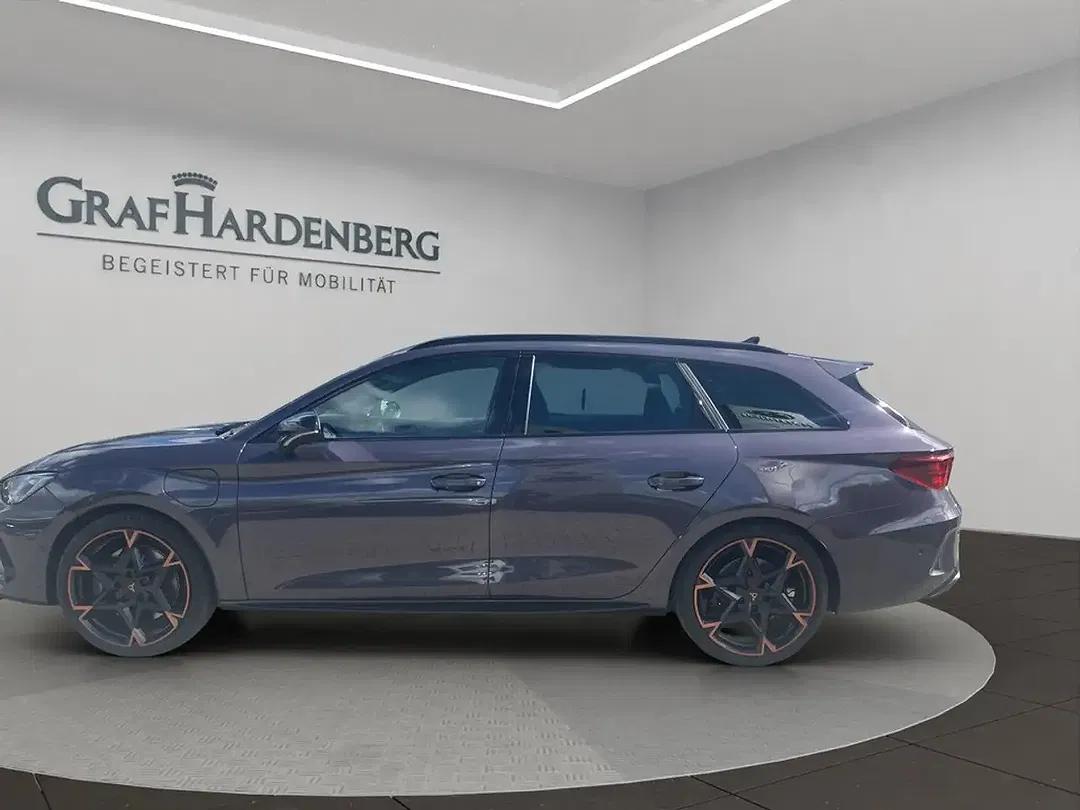 CUPRA Leon - Thumbnail 2