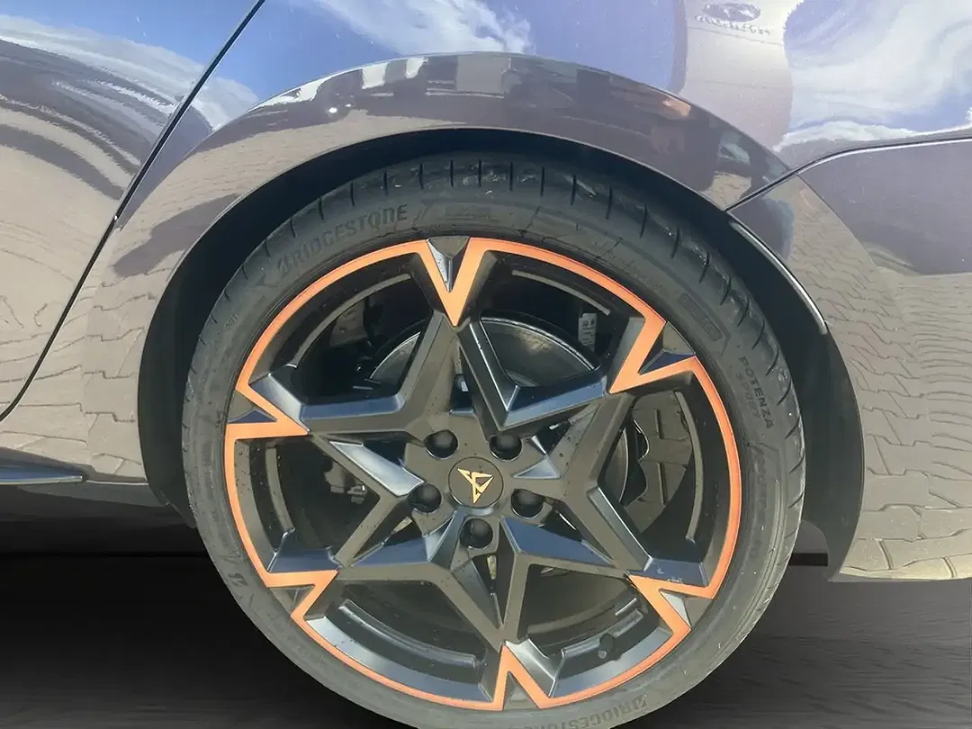 CUPRA Leon - Thumbnail 3