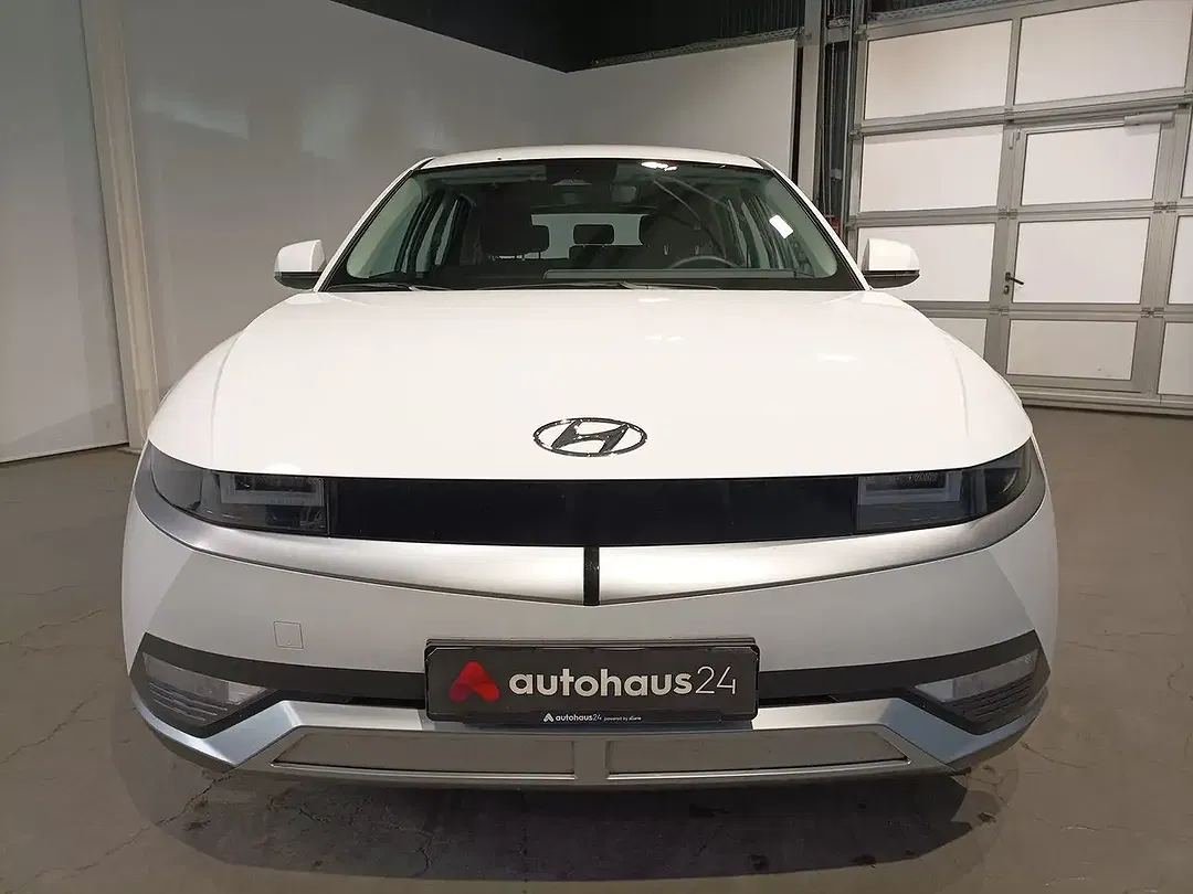 Hyundai IONIQ 5 - Thumbnail 2