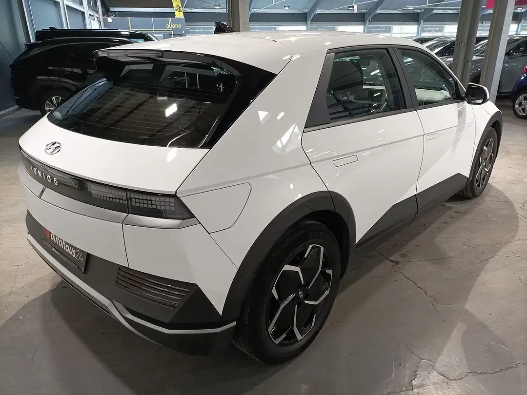 Hyundai IONIQ 5 - Thumbnail 5