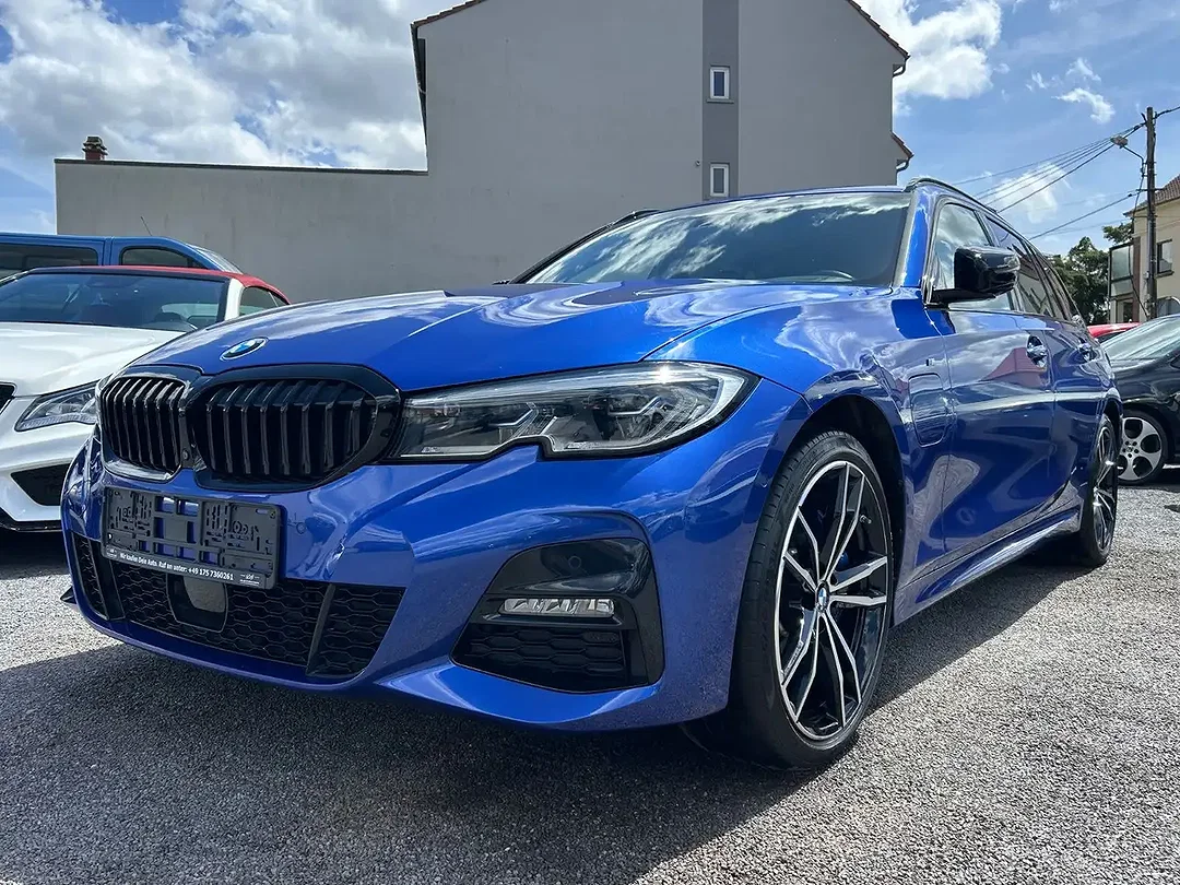 BMW 330 - Afbeelding 1