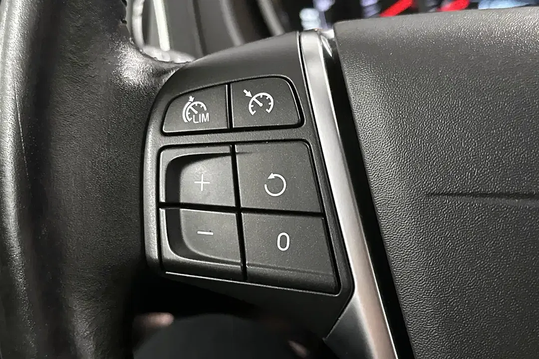 Volvo V40 - Thumbnail 17