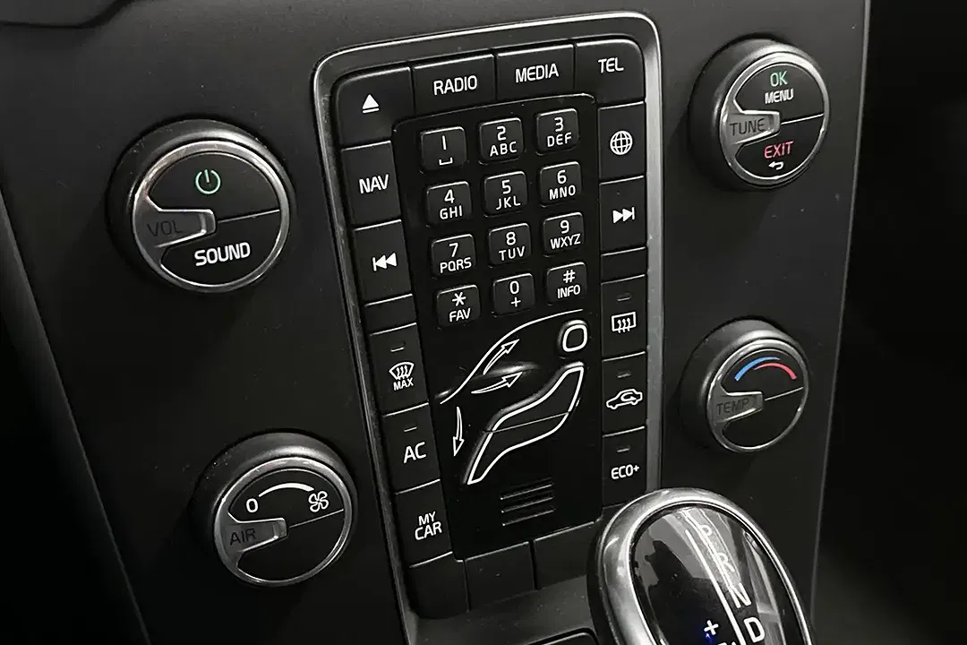 Volvo V40 - Thumbnail 21