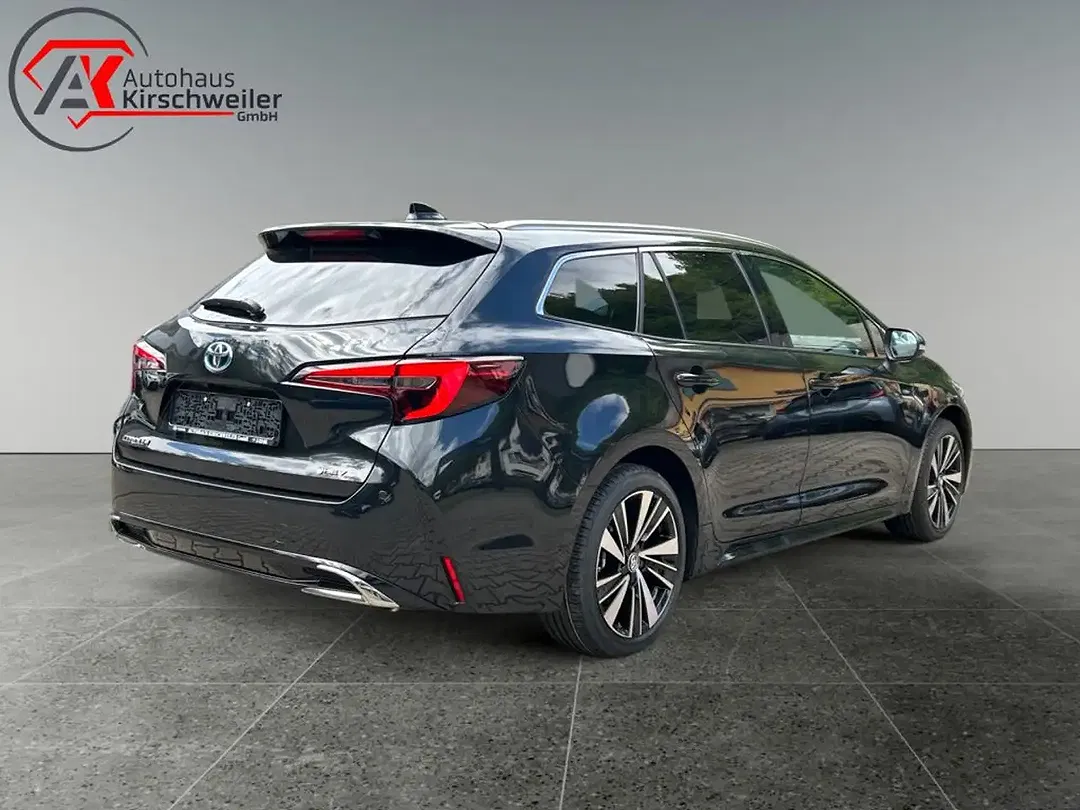 Toyota Corolla - Thumbnail 5