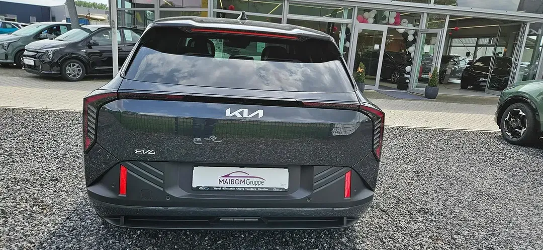 Kia EV4 - Thumbnail 5