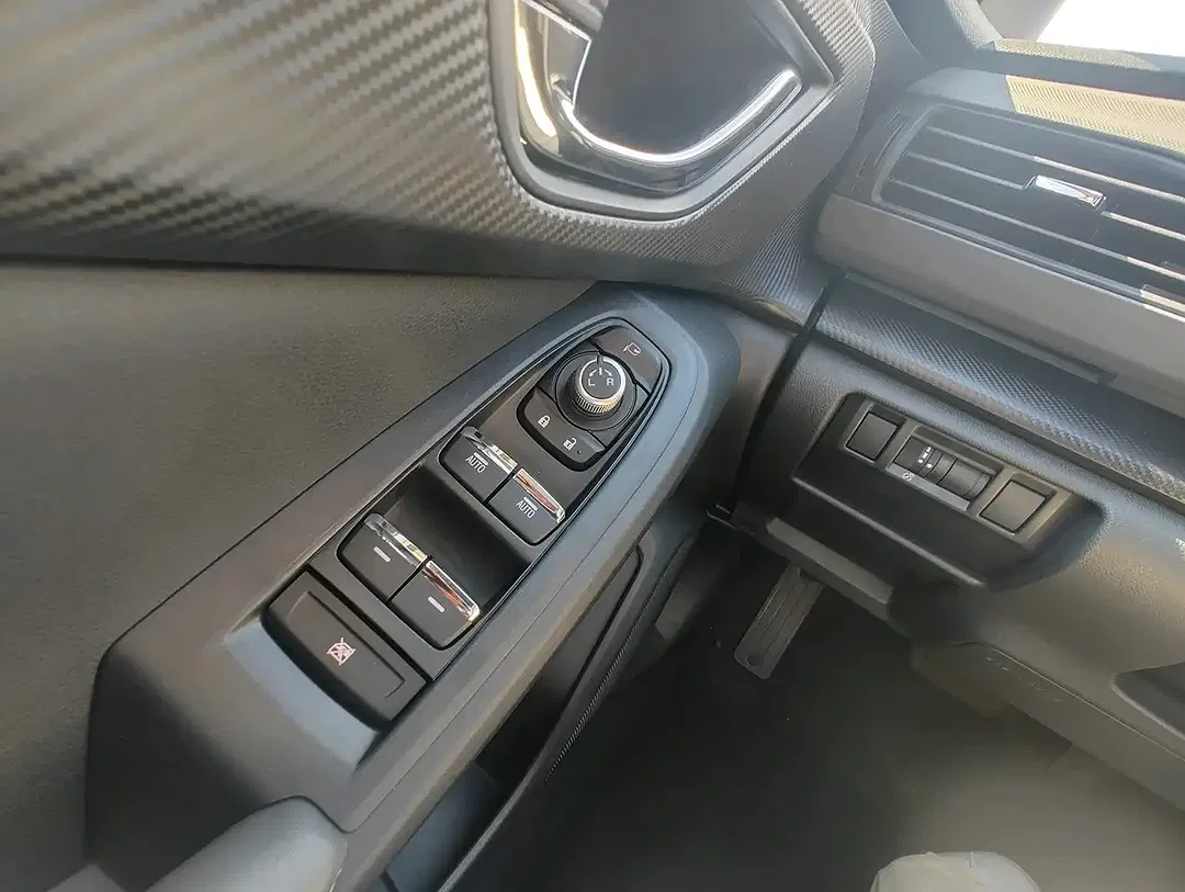 Subaru Crosstrek - Thumbnail 13