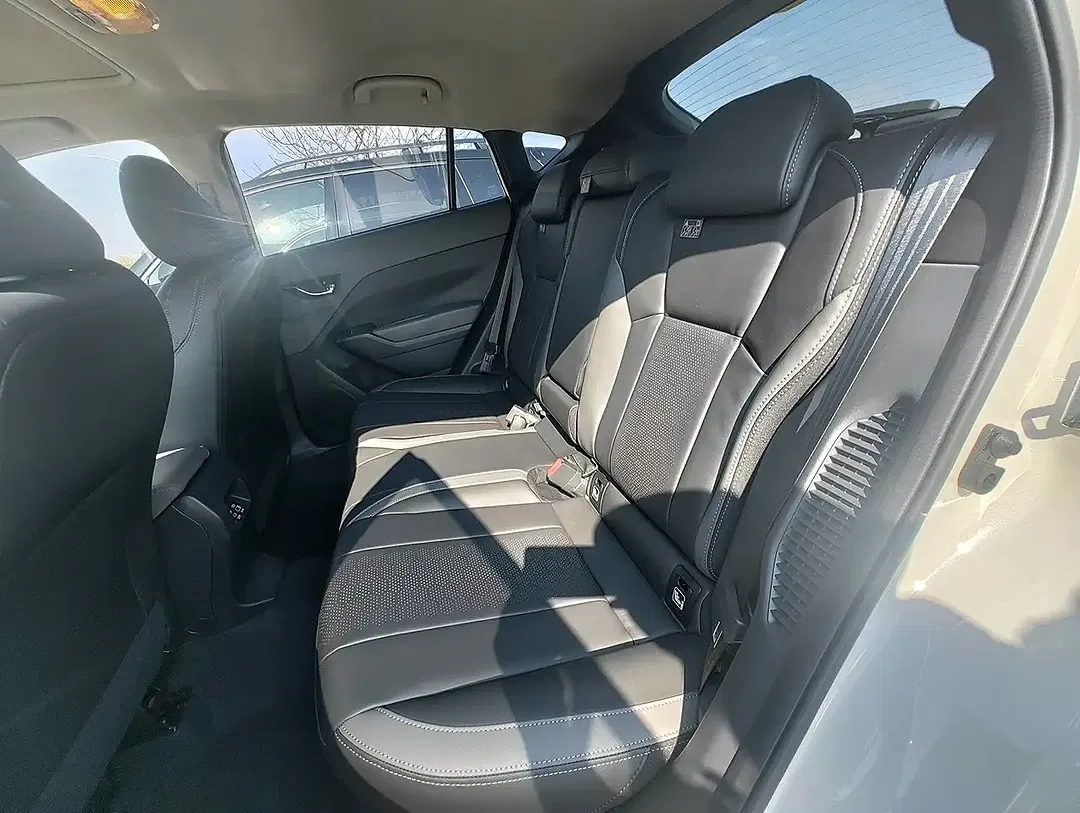 Subaru Crosstrek - Thumbnail 8