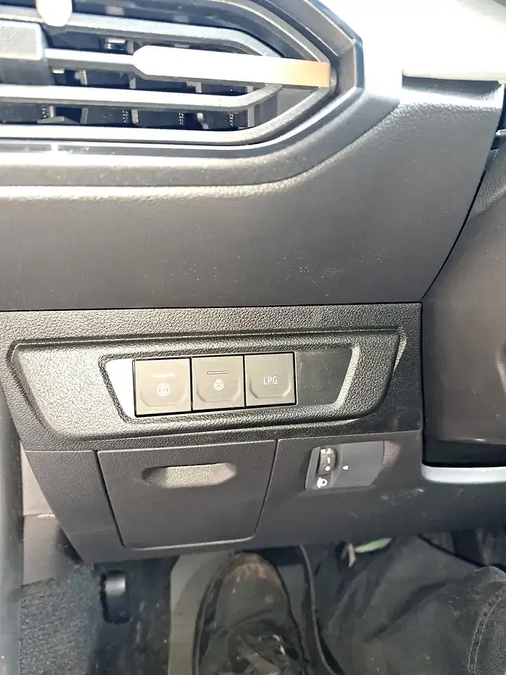 Dacia Sandero - Thumbnail 11