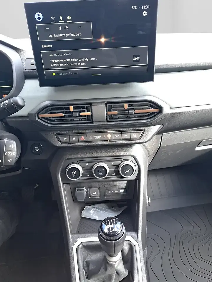 Dacia Sandero - Thumbnail 9