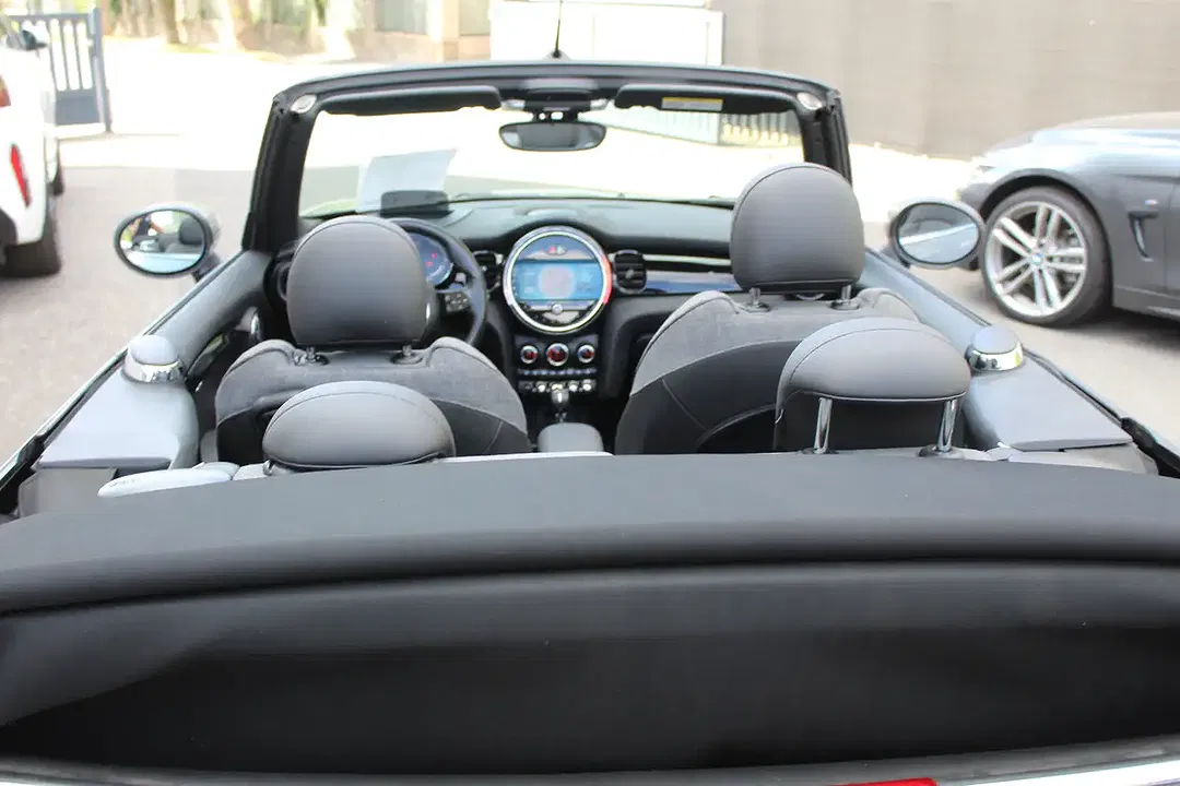 MINI One Cabrio - Thumbnail 6