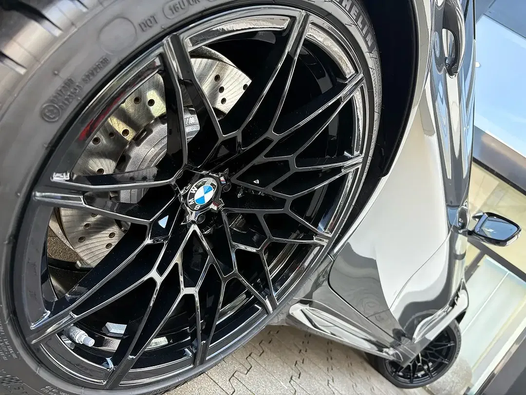 BMW M3 - Thumbnail 3