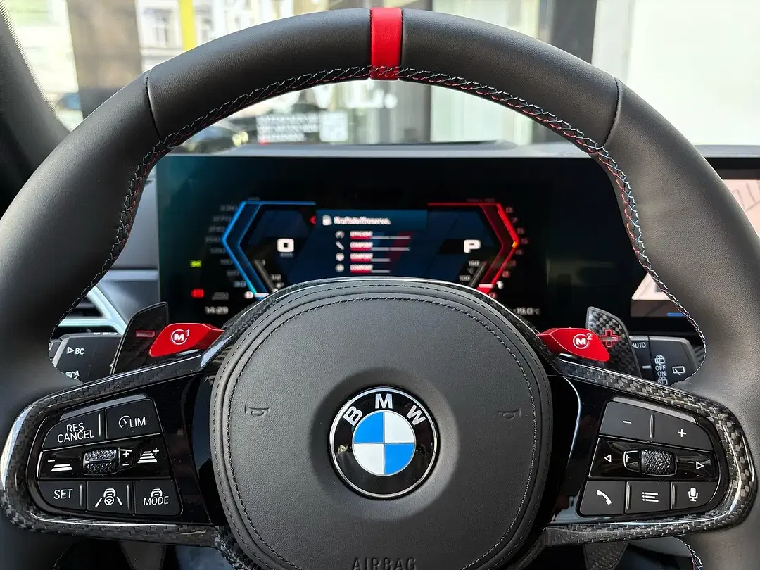 BMW M3 - Thumbnail 4