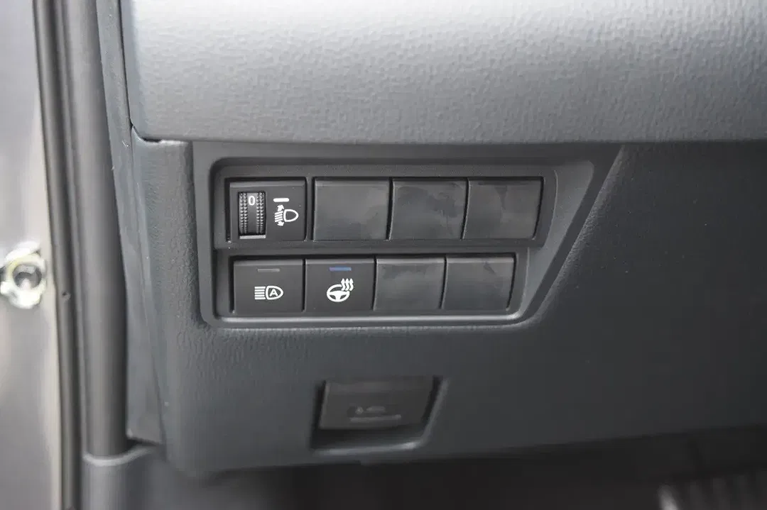Toyota Yaris - Thumbnail 11