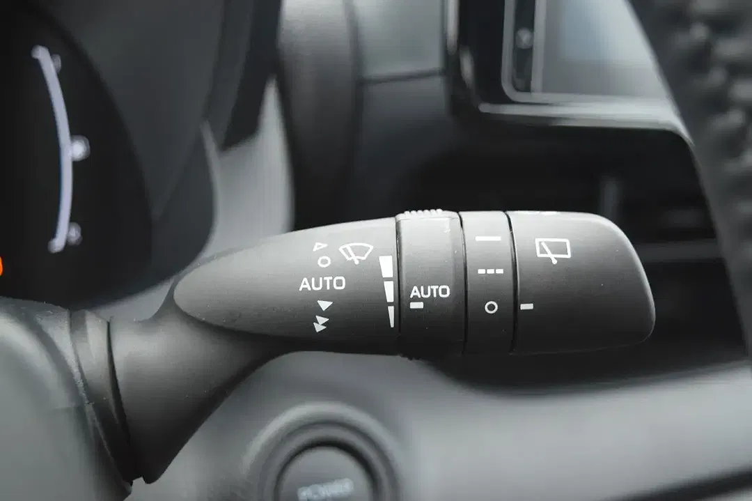 Toyota Yaris - Thumbnail 13