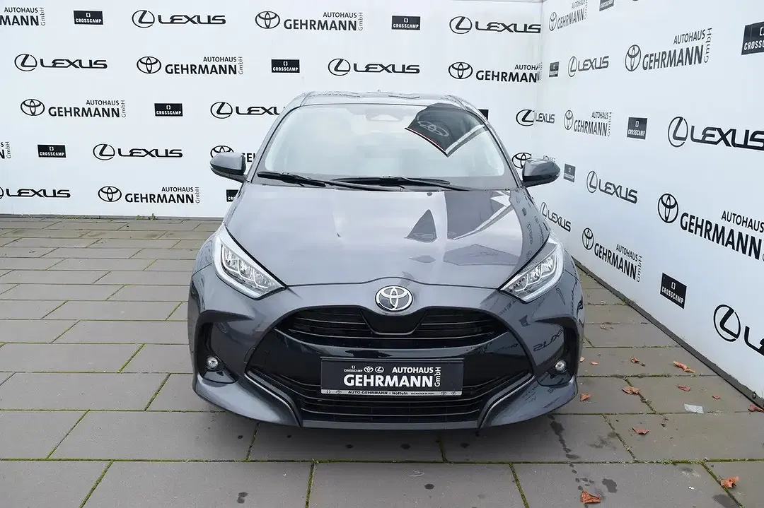 Toyota Yaris - Thumbnail 2