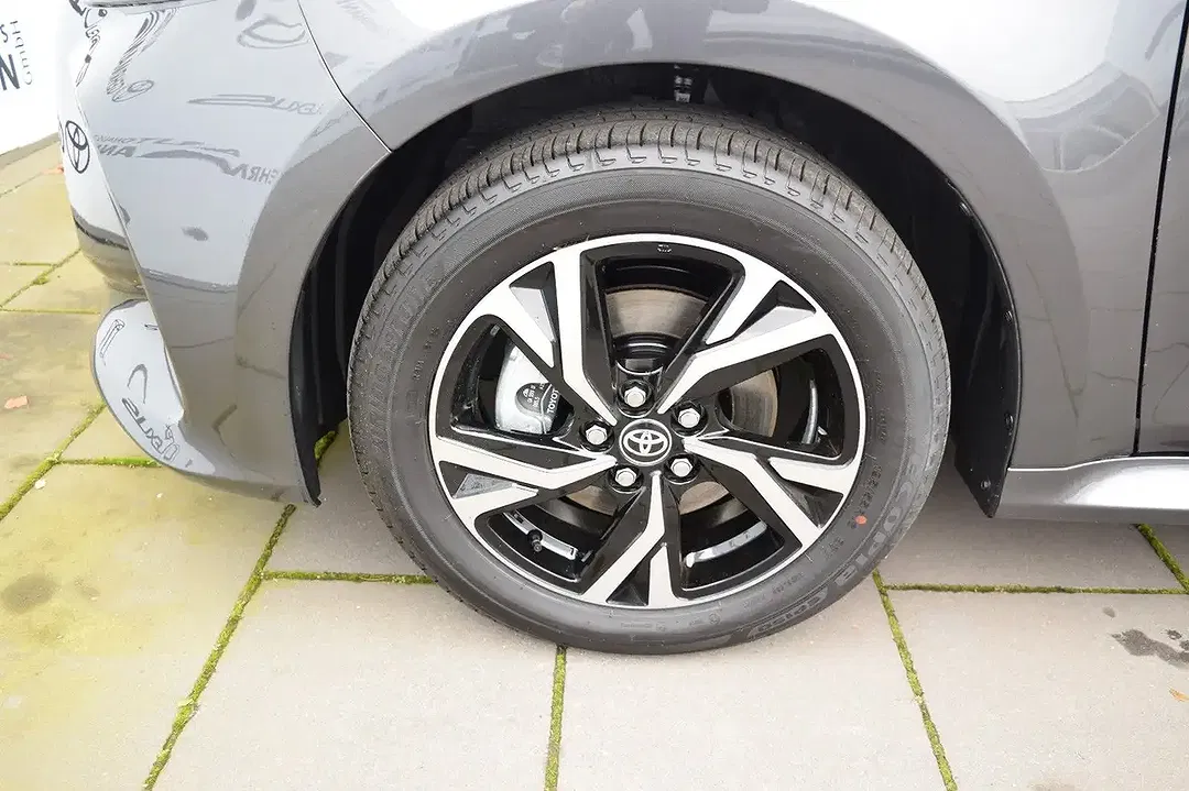 Toyota Yaris - Thumbnail 6