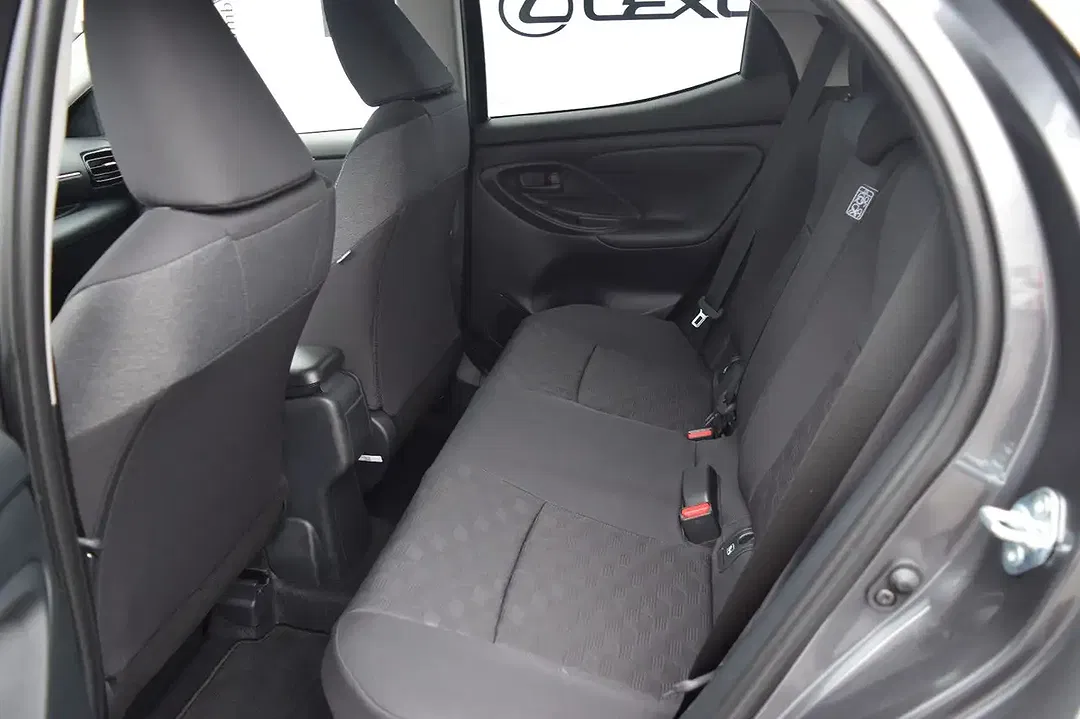 Toyota Yaris - Thumbnail 8