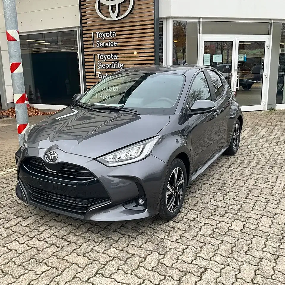 Toyota Yaris - Thumbnail 1