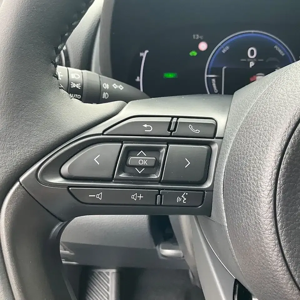 Toyota Yaris - Thumbnail 7
