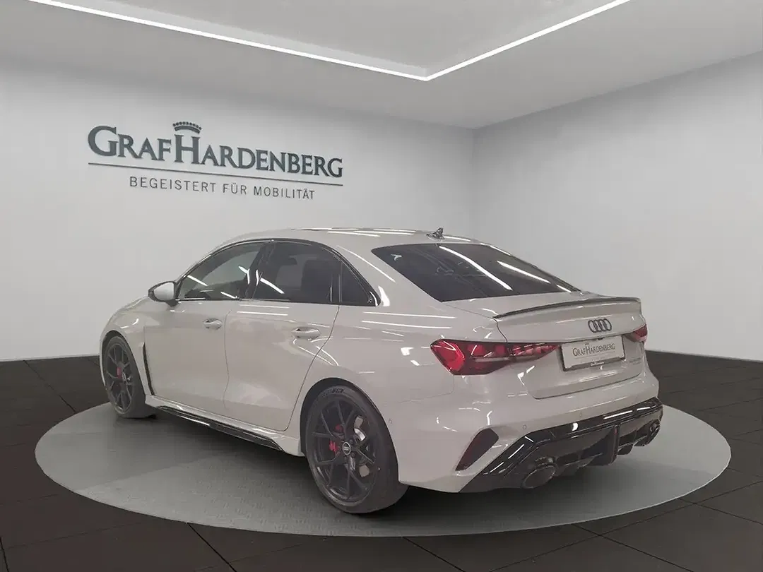 Audi RS3 - Thumbnail 3