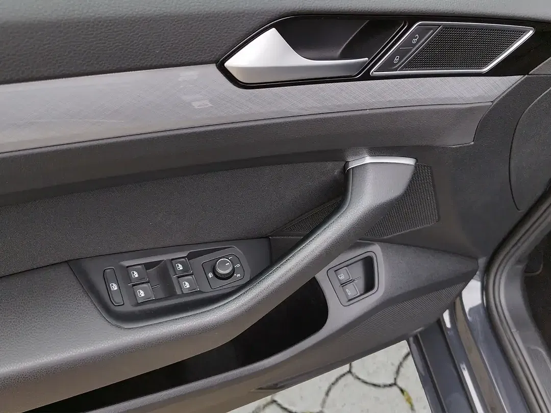 Volkswagen Passat Variant - Thumbnail 8