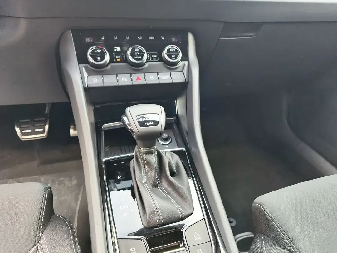 Skoda Karoq - Thumbnail 11