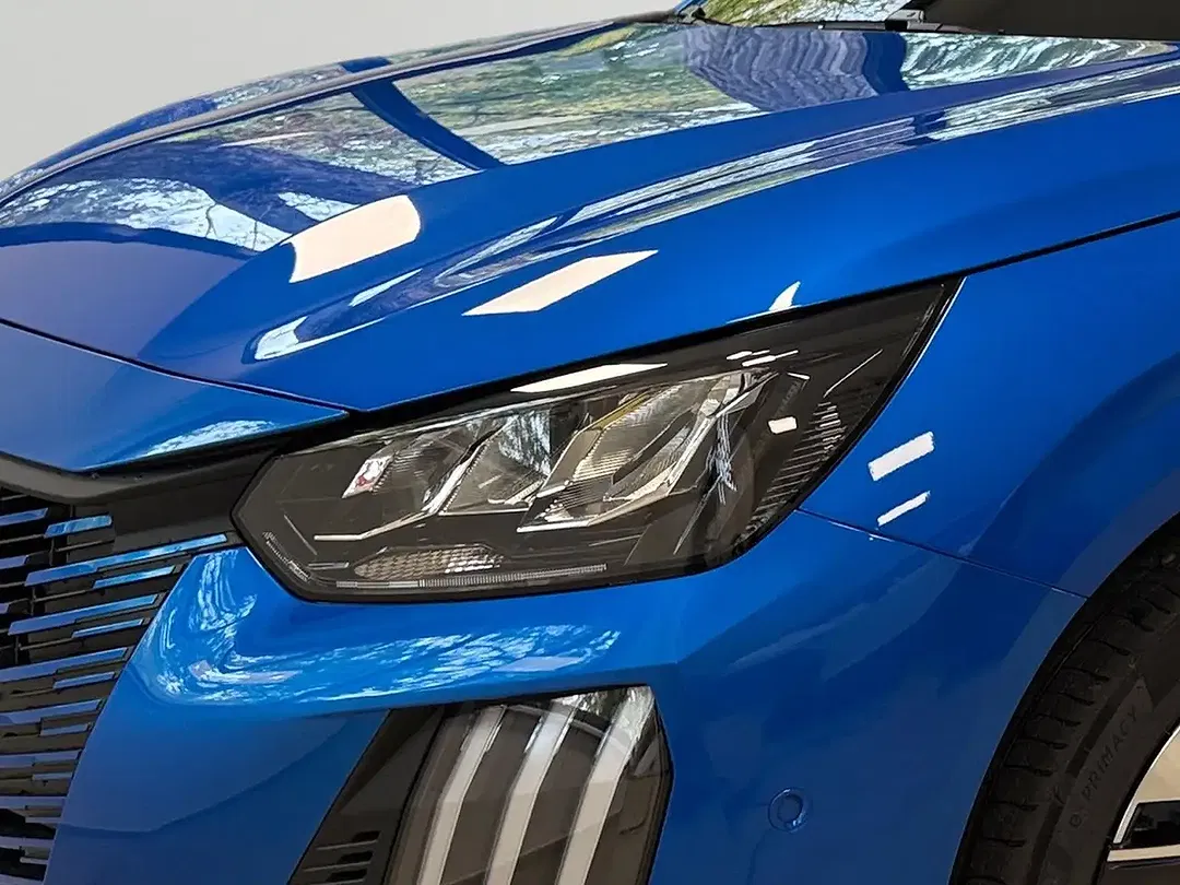 Peugeot 208 - Thumbnail 4