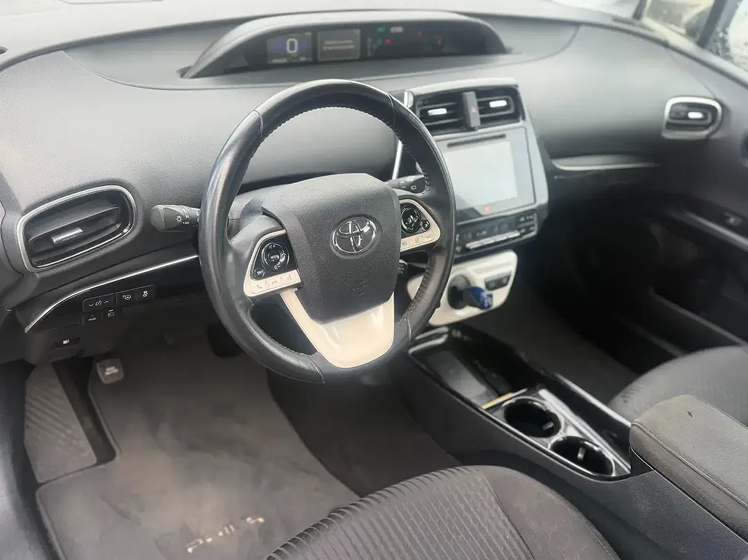 Toyota Prius - Thumbnail 9