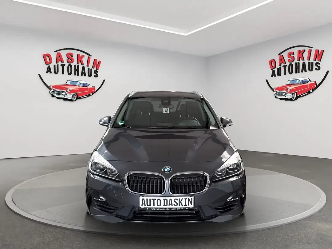 BMW 218 - Thumbnail 2