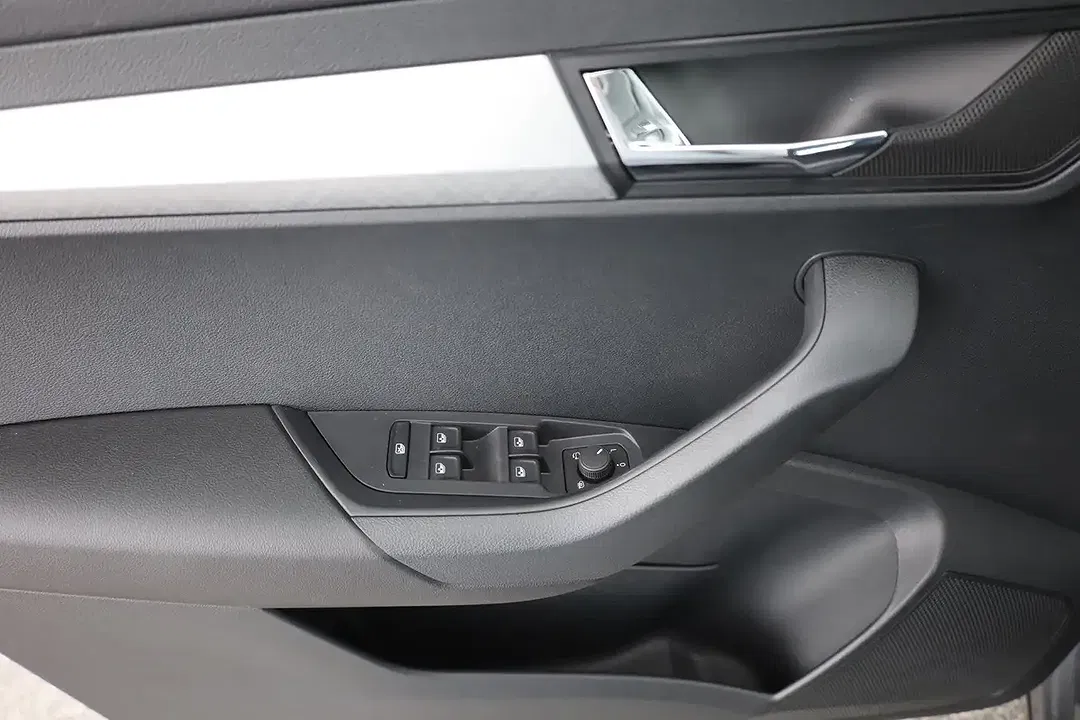 Skoda Karoq - Thumbnail 22