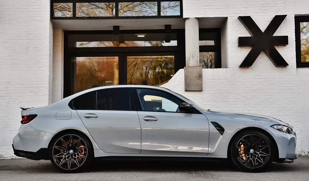 BMW M3 - Thumbnail 3