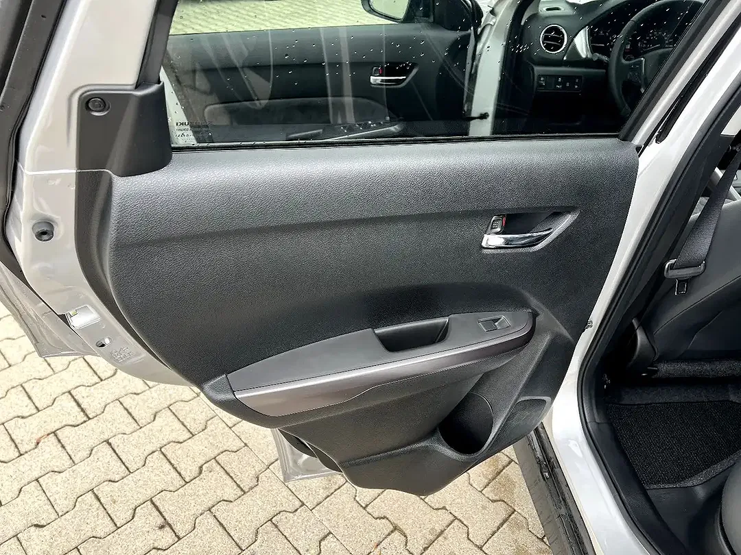 Suzuki Vitara - Thumbnail 11