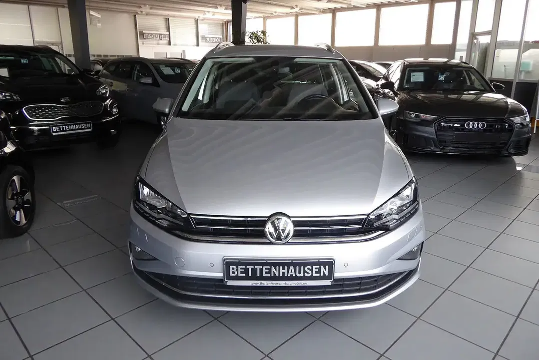Volkswagen Golf Sportsvan - Thumbnail 2