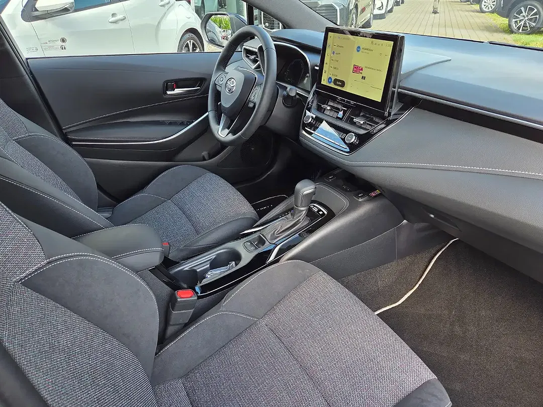 Toyota Corolla - Thumbnail 9