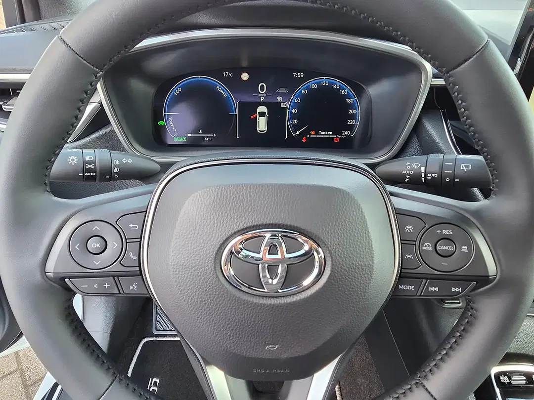 Toyota Corolla - Thumbnail 11