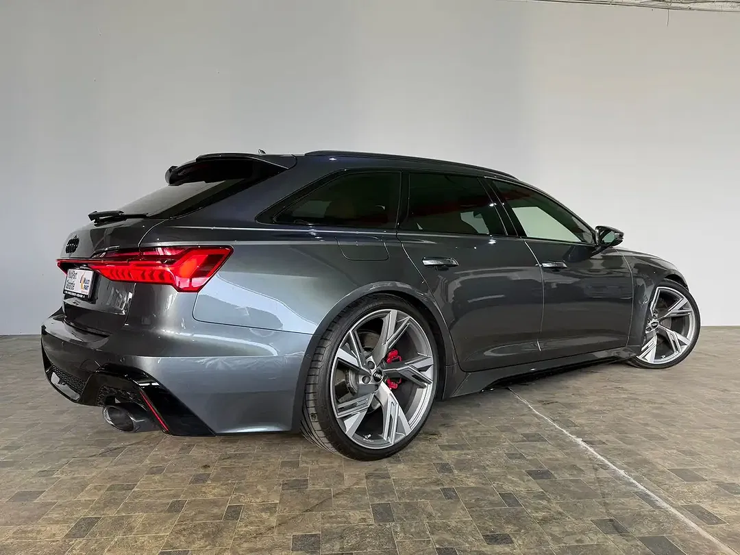Audi RS6 - Thumbnail 11