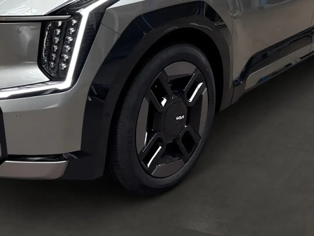 Kia EV9 - Thumbnail 6