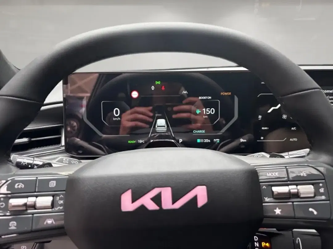 Kia EV9 - Thumbnail 8