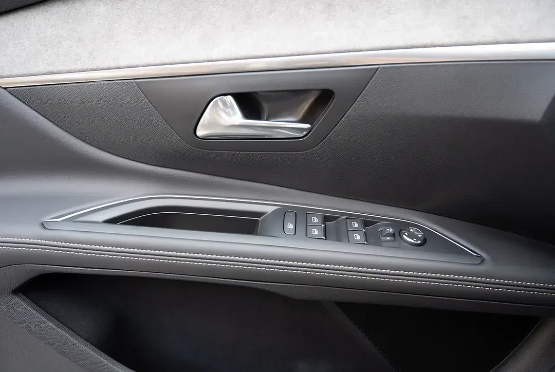 Peugeot 5008 - Thumbnail 13