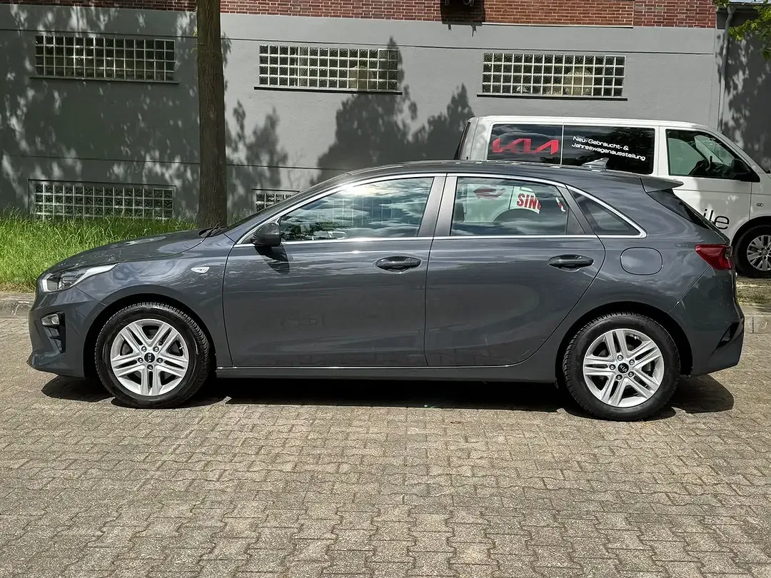 Kia Ceed / cee'd - Thumbnail 2