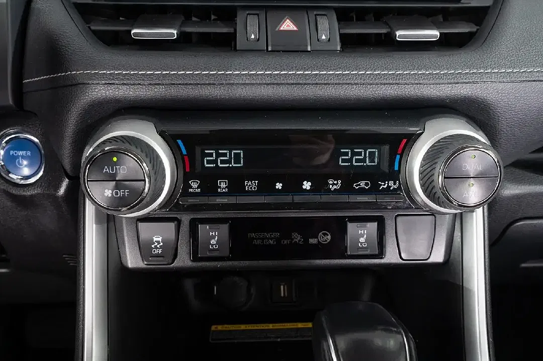 Toyota RAV 4 - Thumbnail 17