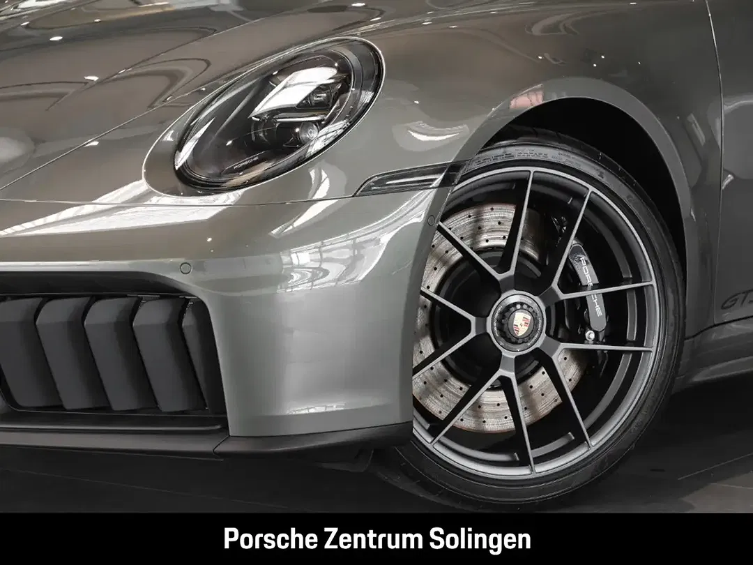 Porsche 992 - Thumbnail 6