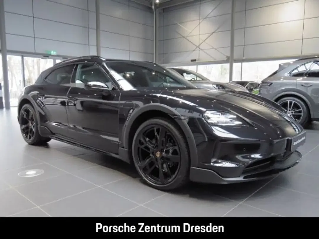 Porsche Taycan - Thumbnail 8
