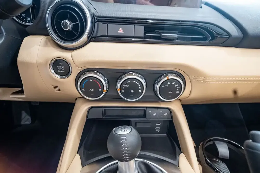 Mazda MX-5 - Thumbnail 13