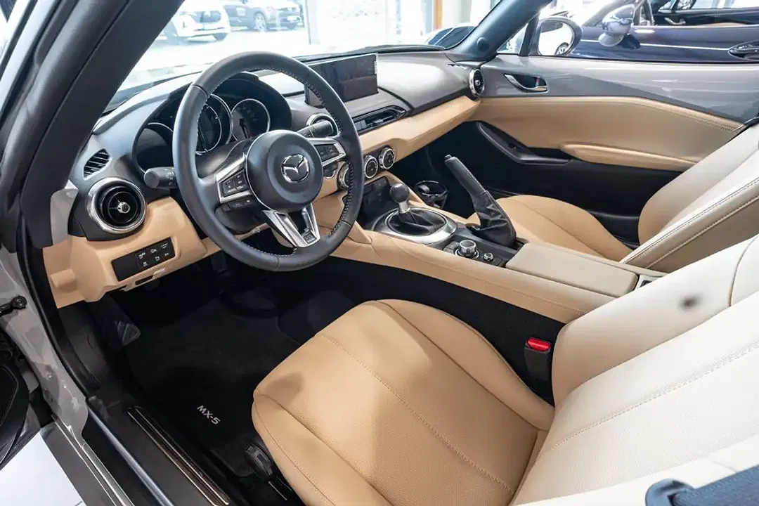 Mazda MX-5 - Thumbnail 8