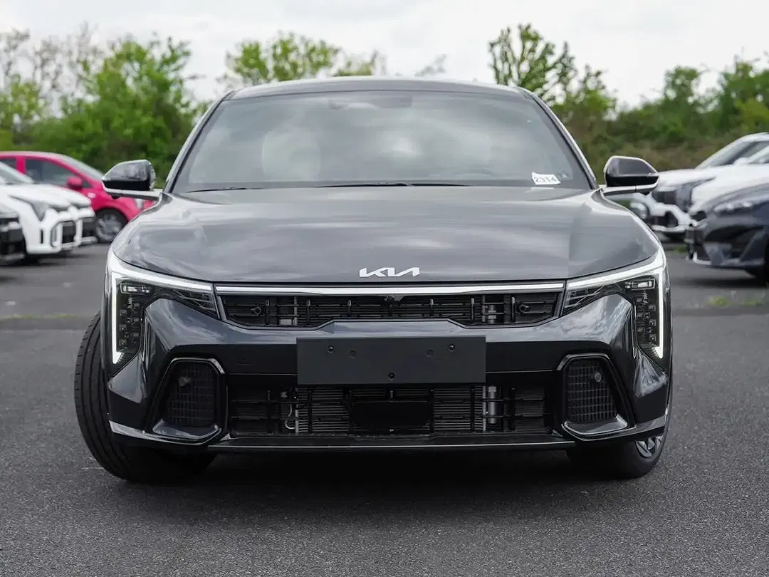 Kia K4 - Thumbnail 2