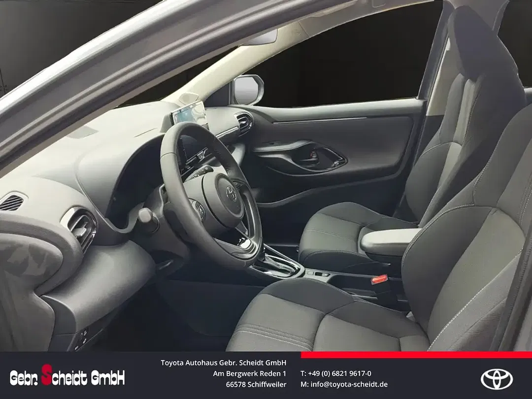 Toyota Yaris - Thumbnail 13