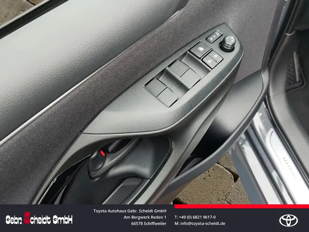 Toyota Yaris - Thumbnail 14