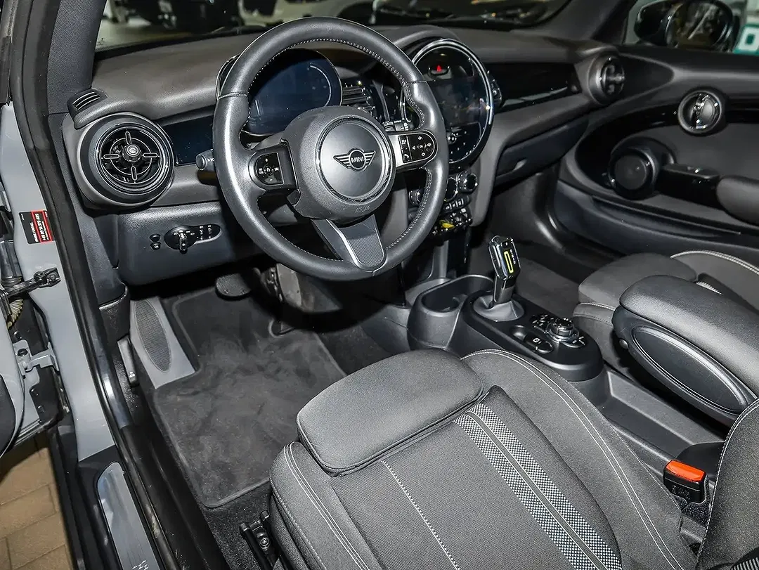 MINI Cooper SE - Thumbnail 16