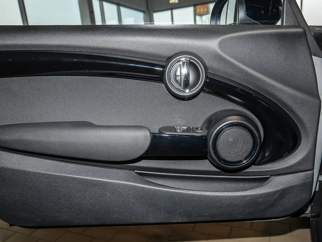 MINI Cooper SE - Thumbnail 18